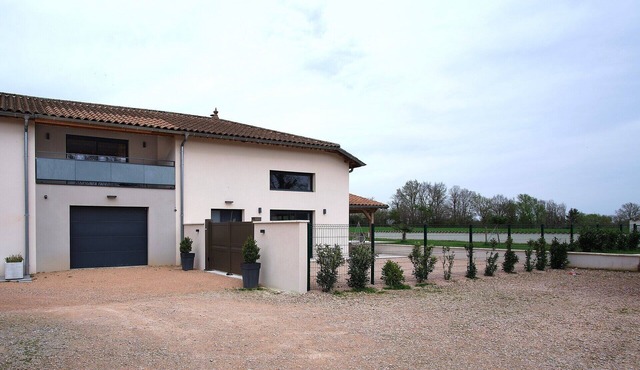 Maison à la Campagne Avec bel Extérieur Pour Profiter de Bons Moments en Famille