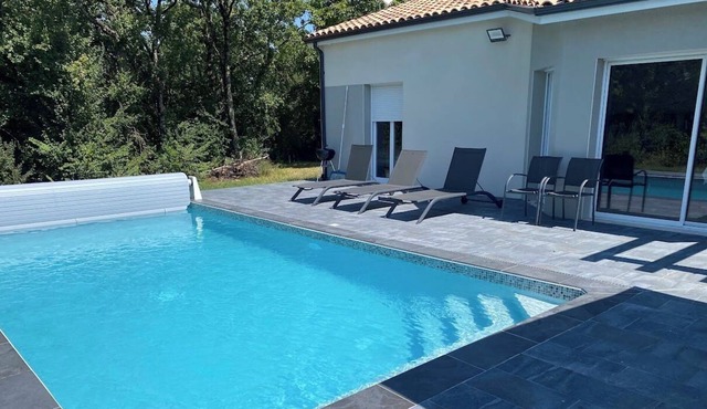 Maison à la Campagne, Proche des Bastides et Châteaux. Idéal Pour les Familles