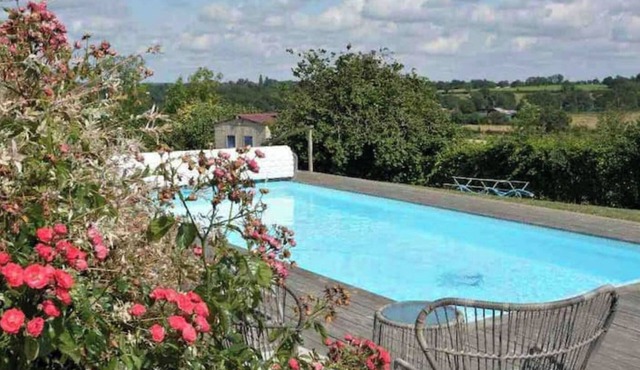 Maison à la Campagne, Piscine