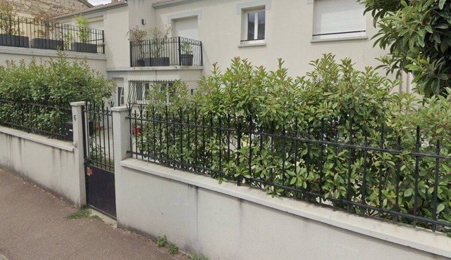 Maison à Malakoff Avec Cour 6/8 Pers -140m2 à Proche L13