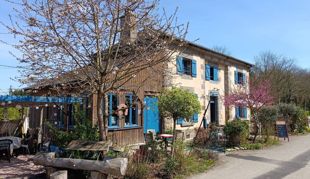Maison Éclusière Napoléonienne, Havre de Paix au Bord du Canal D'ille et Rance