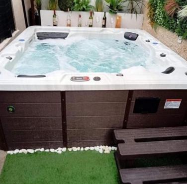 Maison 10 pièces Spa jacuzzi Paris Airport CDG jardin arboré clos