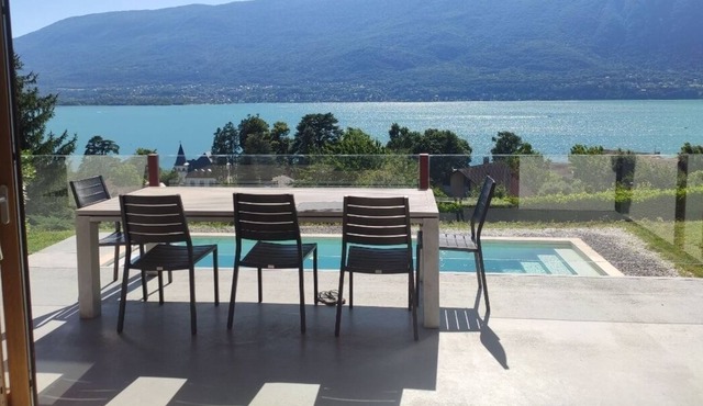 Maison 200 m2 vue lac du Bourget. 5 min à Pied du Lac. Plage 5 min à Pied