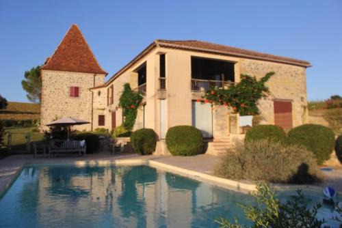 Maison 22 pers - Piscine, tennis, ping-pong, jeux enfants, pétanque entre Nérac et Condom