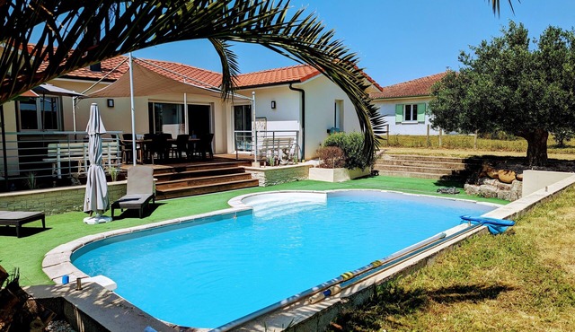 Maison 3 ch 1 Bureau 140 M2 Avec Piscine sur Saugnac et Cambran