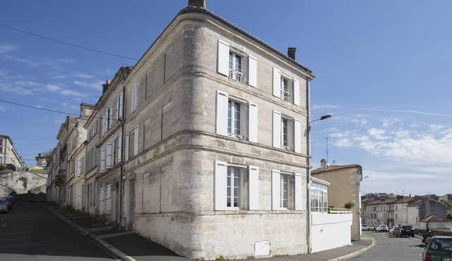 Maison 350 m Centre, Chambres Calmes, Spacieuses