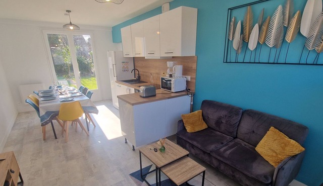 Maison 4 Chambres 8 Personnes, Bureau, Jardin, Garage. Quartier Calme de la Gare