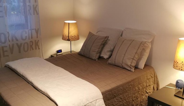 Maison 48m2 deux chambres cour privé et personnelle pour motos ou voitures 5 Pers proche mairie et bus tram