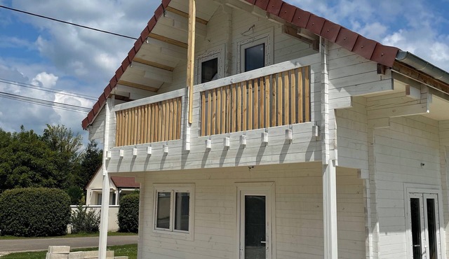 Maison 6-8 Personnes Avec Jeux et Jaccuzi Gonflable - Nahleo Chalet