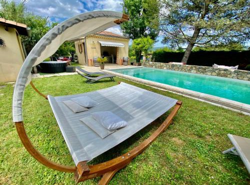 Maison 6p, 3ch, piscine, jacuzzi, cuisine d'été, jardin clos
