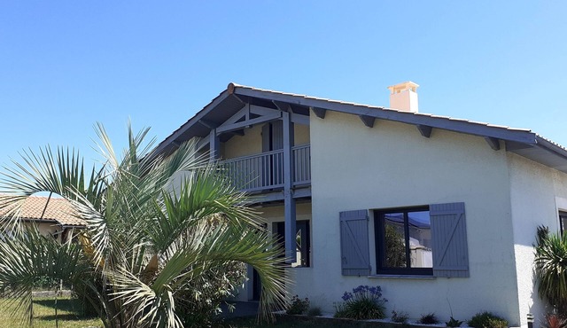 Maison Avec Piscine à 30 Minutes des Plages et de Bordeaux