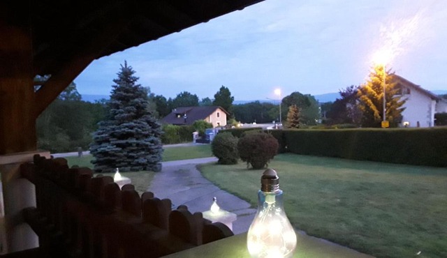 Maison a la frontière suisse avec jacuzzi ,billard