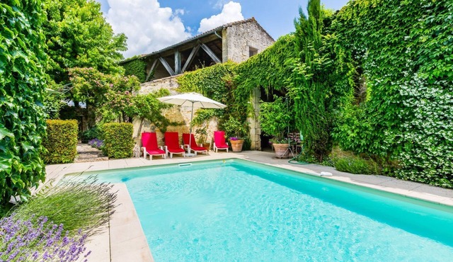 Maison Acacia - Six Bedroom Villa, Sleeps 12