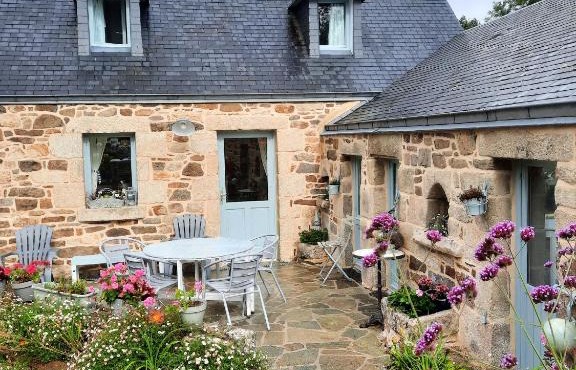 Maison accueillante à Cléden-Cap-Sizun avec jardin clos