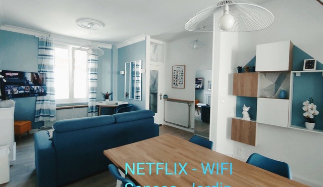 Maison Amiénoise 🏡 Avec Terrasse et Jardinet 🌳