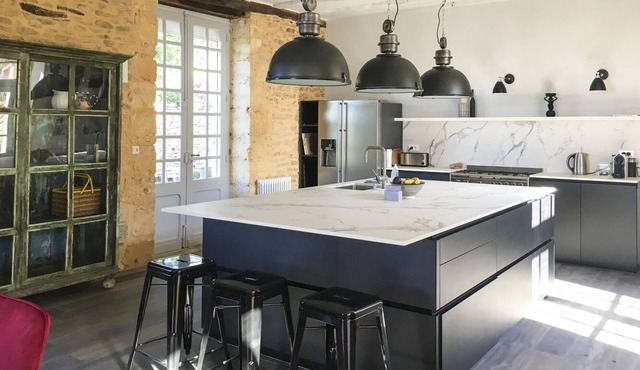 Maison Apollinaire - Five Bedroom Villa, Sleeps 10