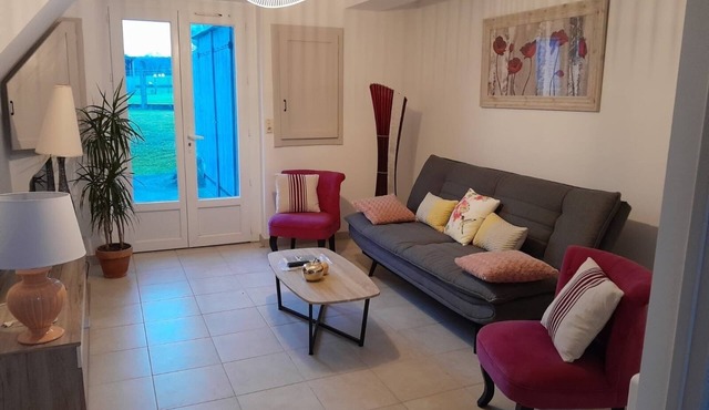 Maison Atypique de 4 Chambres Avec un Grand Jardin Sécurisé