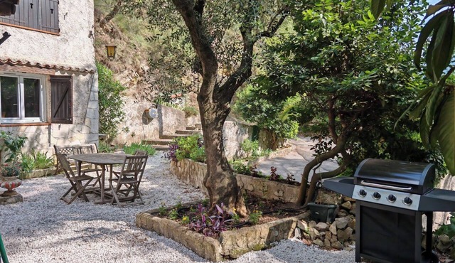 Maison Atypique Dans L'arrière Pays Niçois Entre mer et Montagne