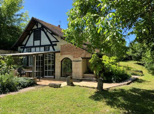 Maison Atypique 76m² - Centre La Roche-Posay, Terrasse, Jardin Clôturé - FR-1-541-60