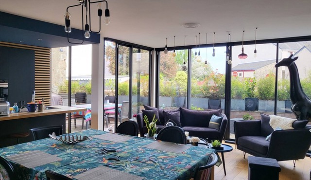 Maison Atypique Avec Terrasse