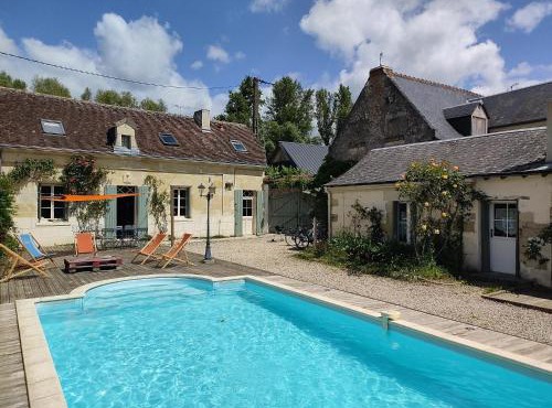 Maison au cœur des châteaux.