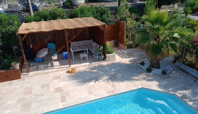 Maison au Cœur D'un Village des Alpilles