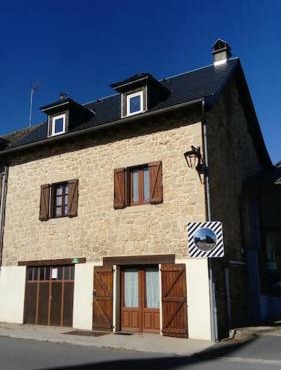 Maison au cœur d'un petit village