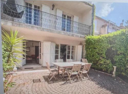 Maison au cœur du village