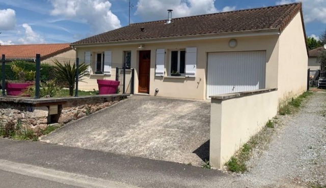 Maison AU Calme A Proximite DES Commerces ET Autoroute