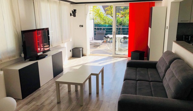 Maison au Calme, Dans Impasse Privée, à 4 min à Pied du Tram