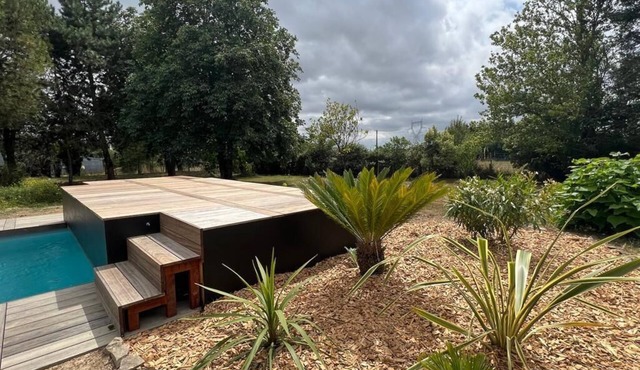 Maison au Calme Avec Piscine et Grand Jardin