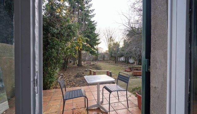 Maison au coeur d'un jardin/Charmant 2 pièces