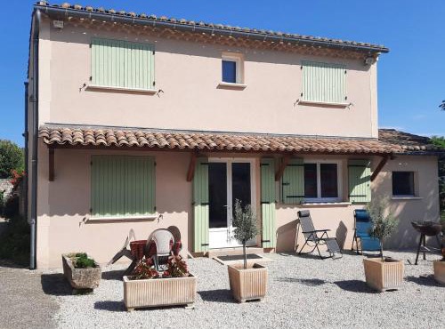 Maison au coeur d'un domaine viticole