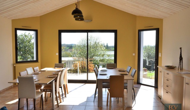 Maison au calme 14km du puy du fou - 6chambres - 3SDB - extérieur - Linge inclus