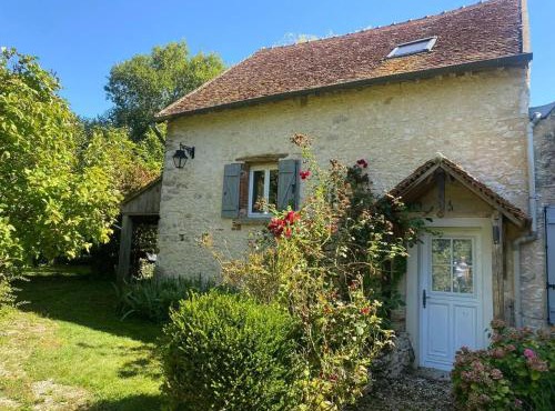 Maison au jardin à Bannost-Villegagnon