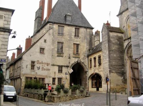 Maison au pied des remparts