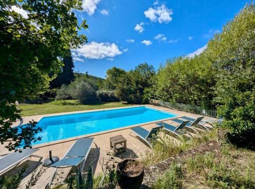 Maison au vert avec piscine - Les 3 Olives