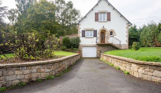 Maison Auviais - Three Bedroom House, Sleeps 8