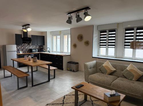 Maison aux pieds du circuit de Mirecourt