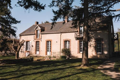 Maison avec piscine et tennis à 1h de Paris 12 pers