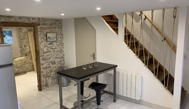 Maison Avec Beaucoup de Charme Dans un Petit Village Paisible