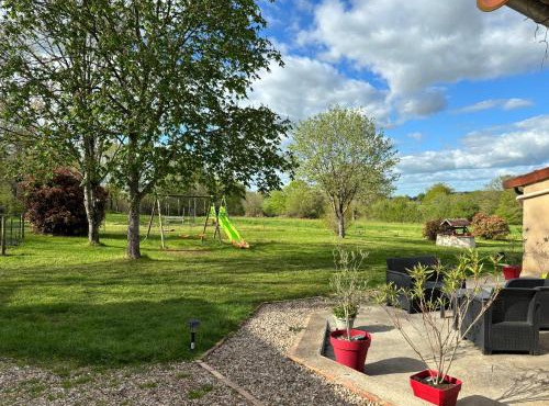 Maison avec grand jardin clos en forêt de Tronçais