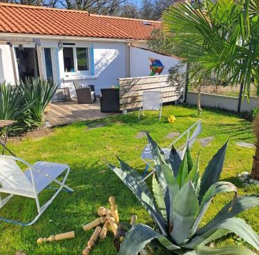 Maison avec terrasse et jardin