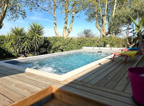 Maison avec piscine-climatisation-jardin