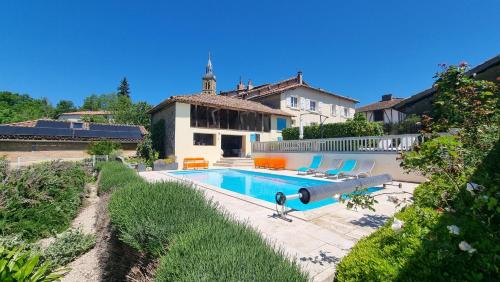 Maison avec grange & piscine vue sur les Pyrénées