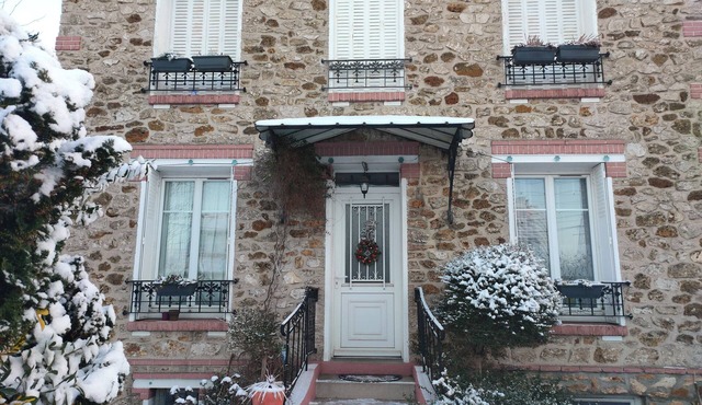 Maison avec jardin a proximité de Paris et l'aéroport de Orly.