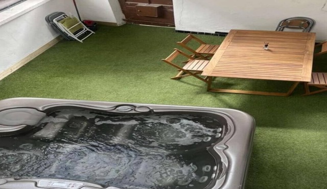 Maison Avec Jacuzzi et Salle de Cinéma