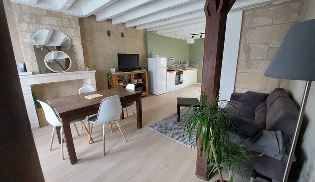 Maison Avec Jardin Entièrement Rénovée au Calme