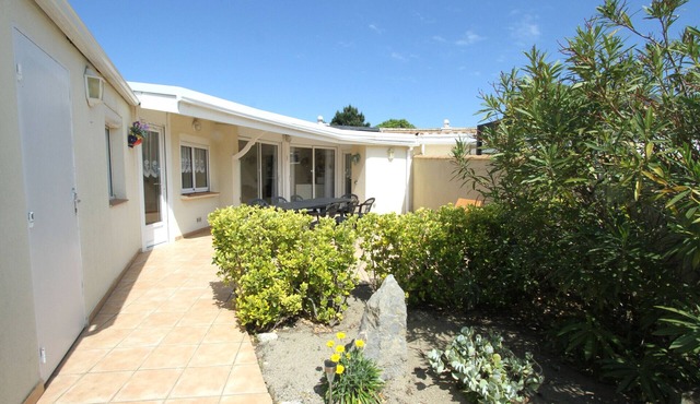 Maison avec jardinet à 200m de la plage