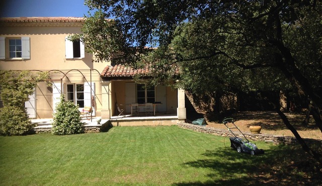Maison Avec Piscine Dans un Village